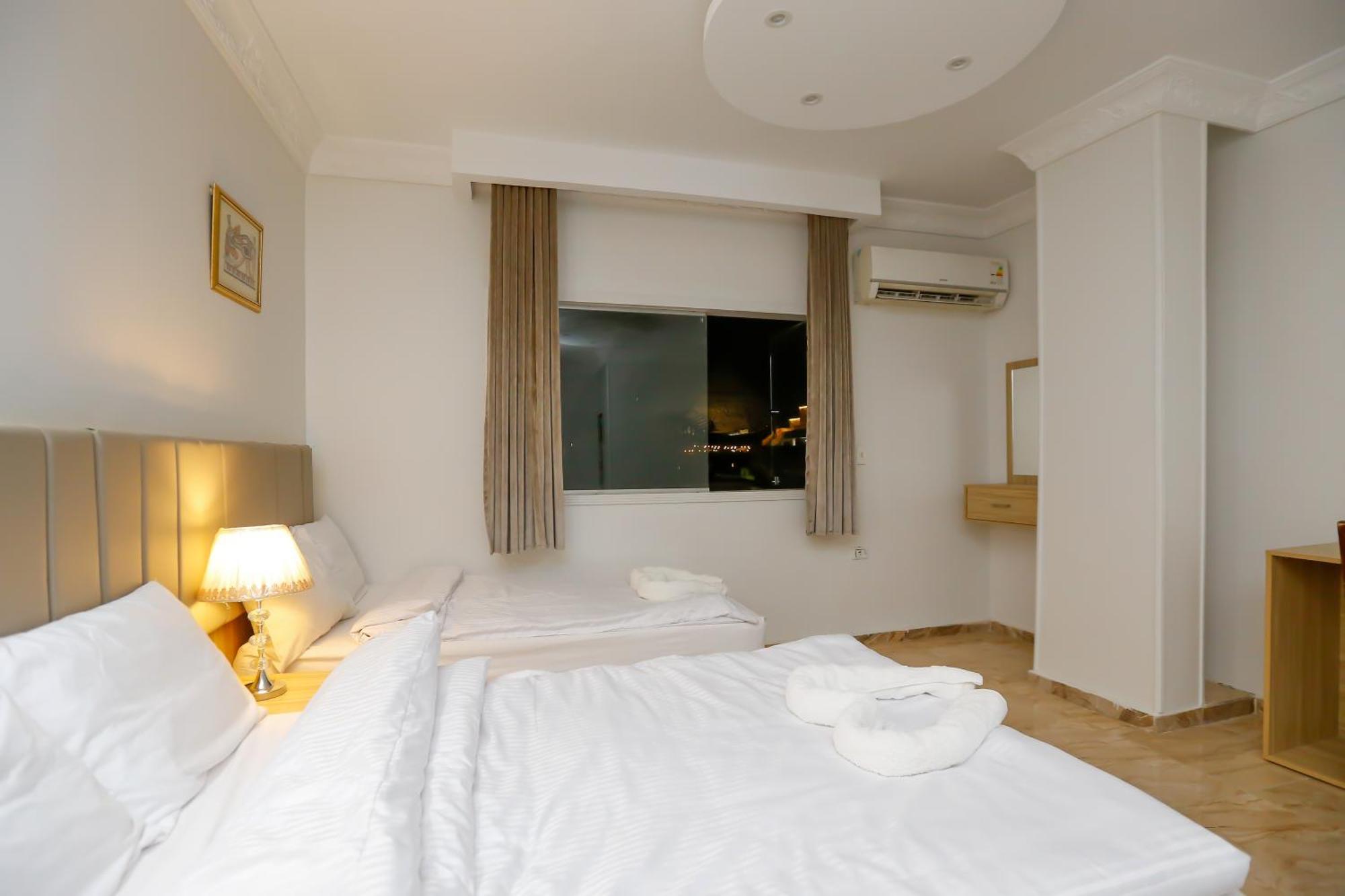 Pyramids Express View Hotel Kafret el-Gabal Exterior foto